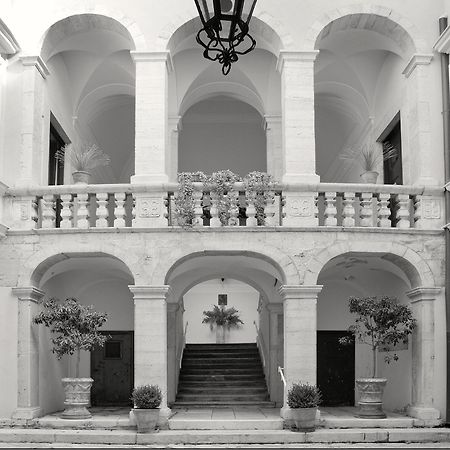 La Soffitta Covelli Bed & Breakfast Trani Exterior photo